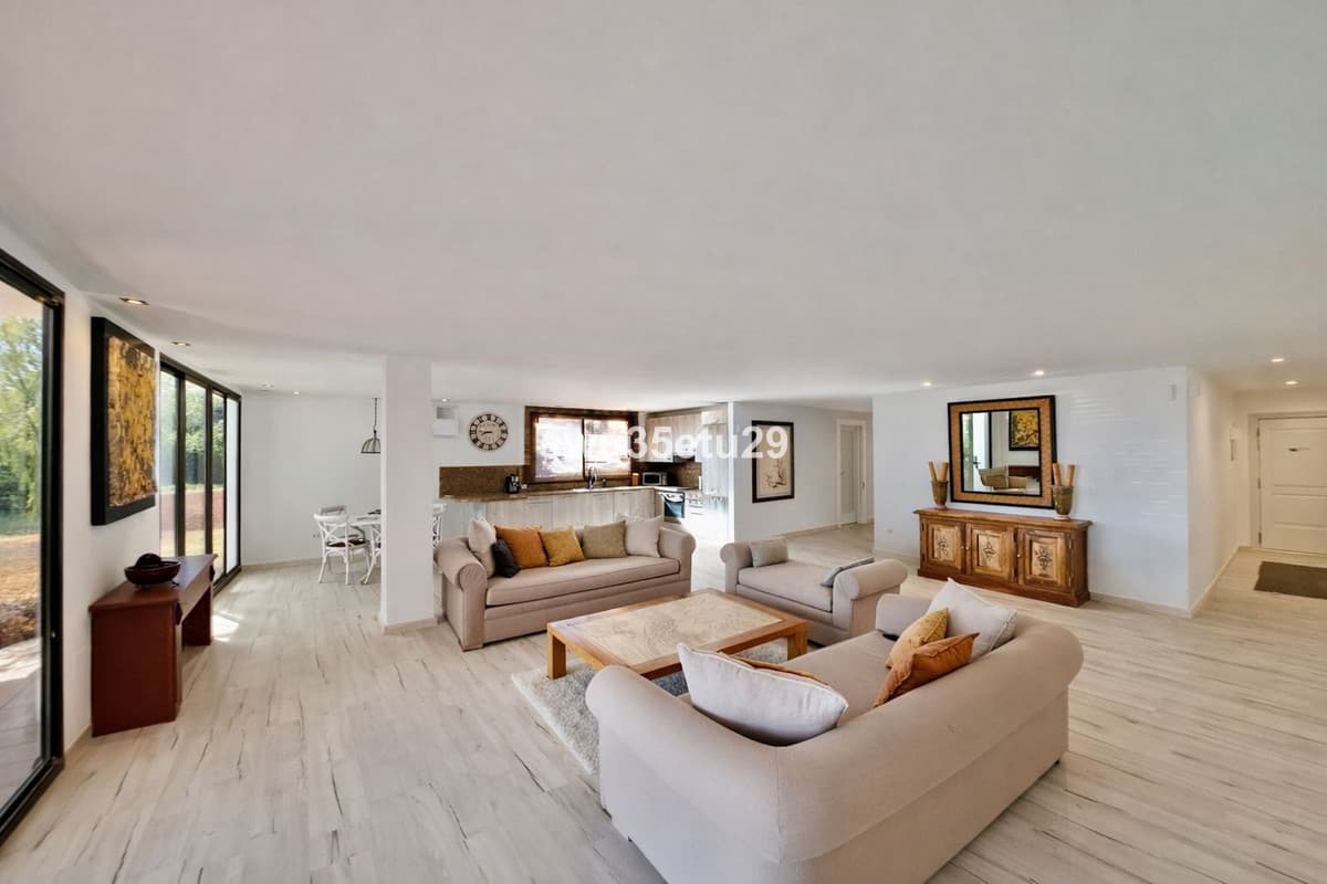 Ground Floor Apartment in La Mairena — photo 8 of 10