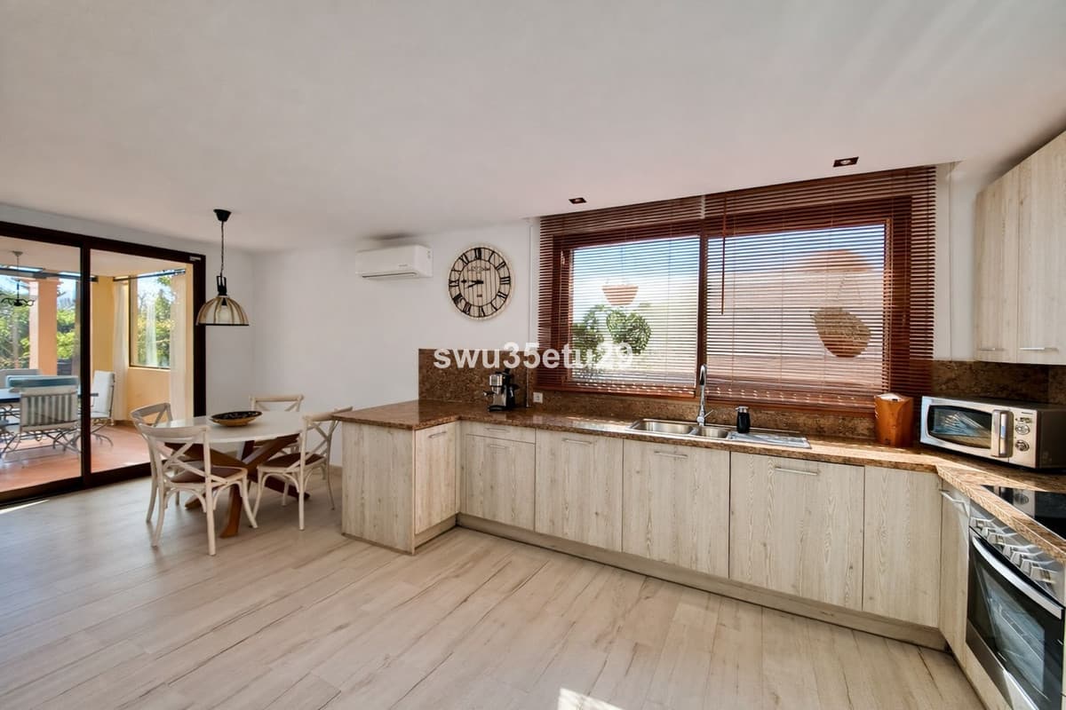 Ground Floor Apartment in La Mairena — photo 10 of 10