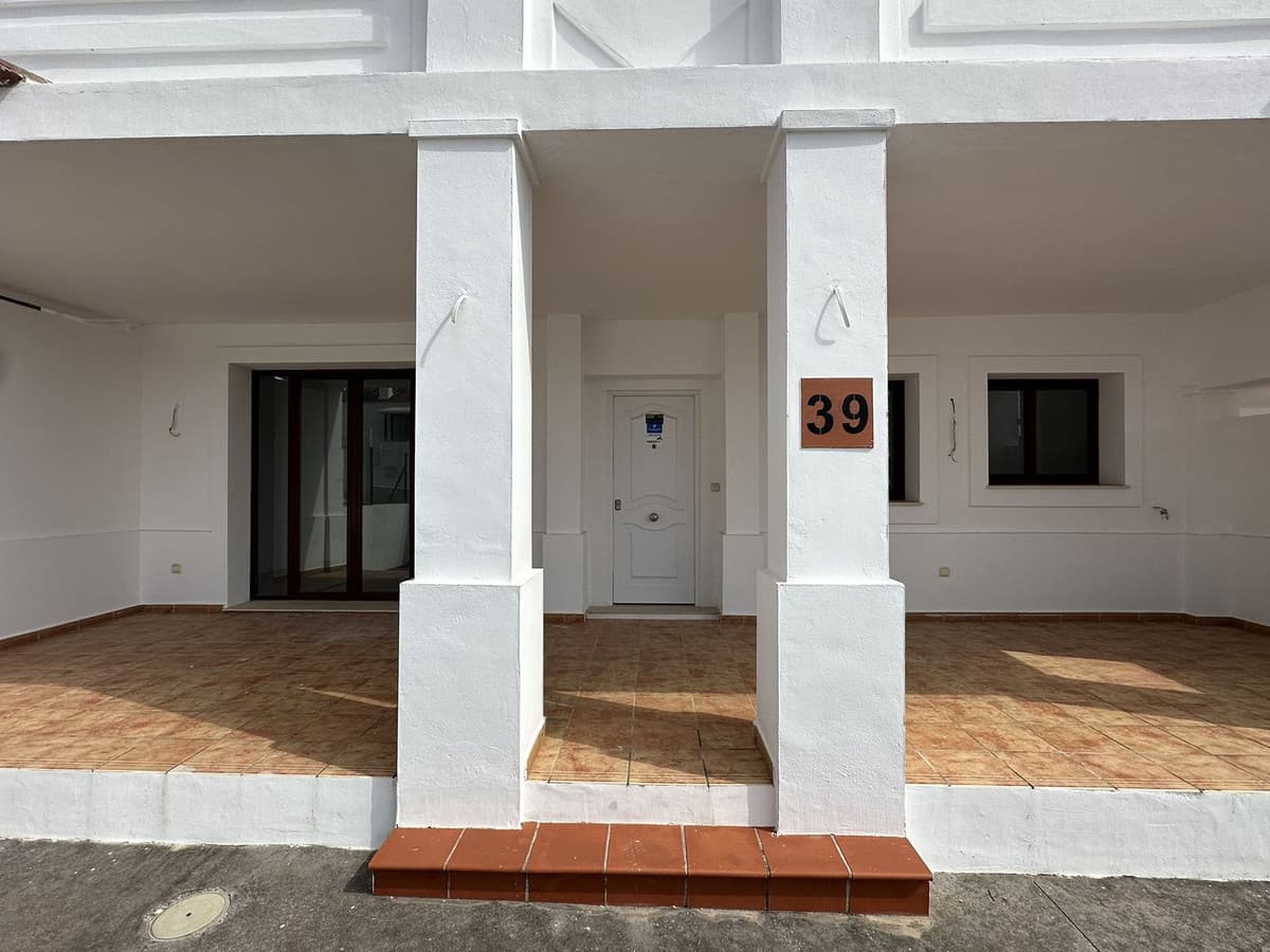 Townhouse in Doña Julia — photo 3 of 10
