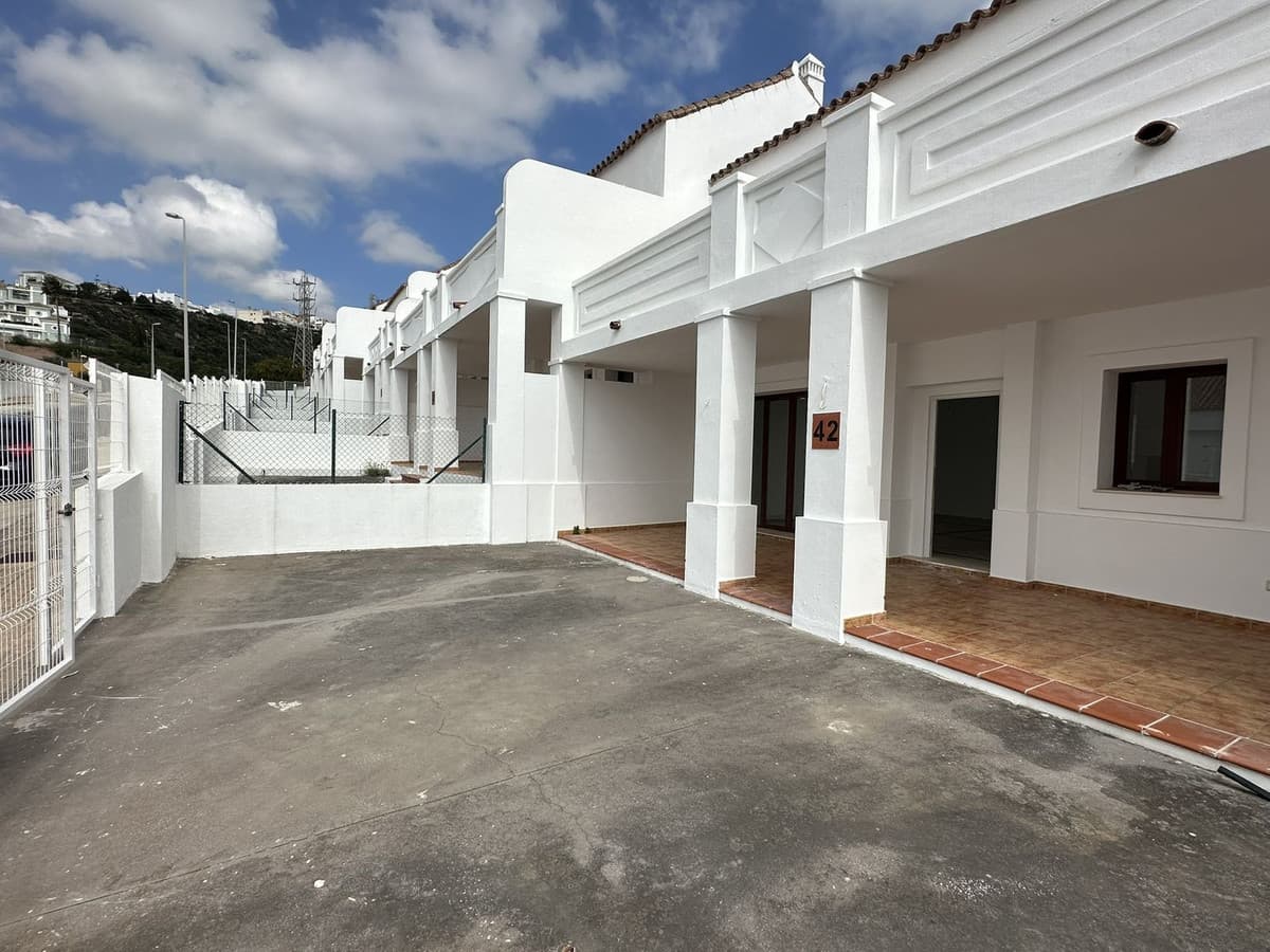 Townhouse in Doña Julia — photo 4 of 10