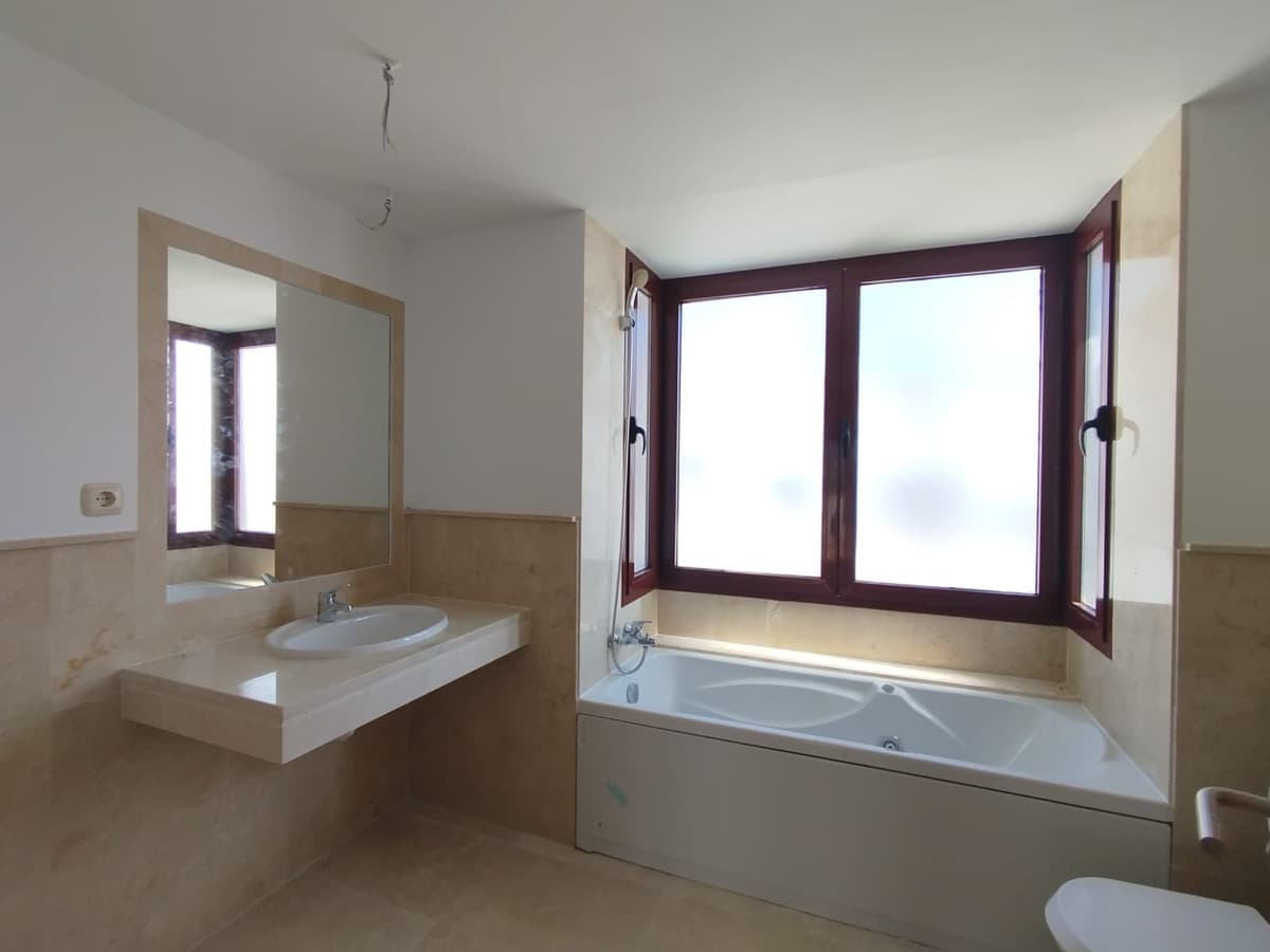 Townhouse in Doña Julia — photo 9 of 10