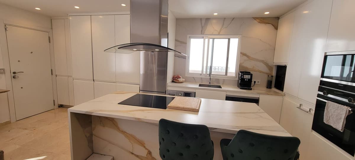 Middle Floor Apartment in Puerto Banús — photo 8 of 10