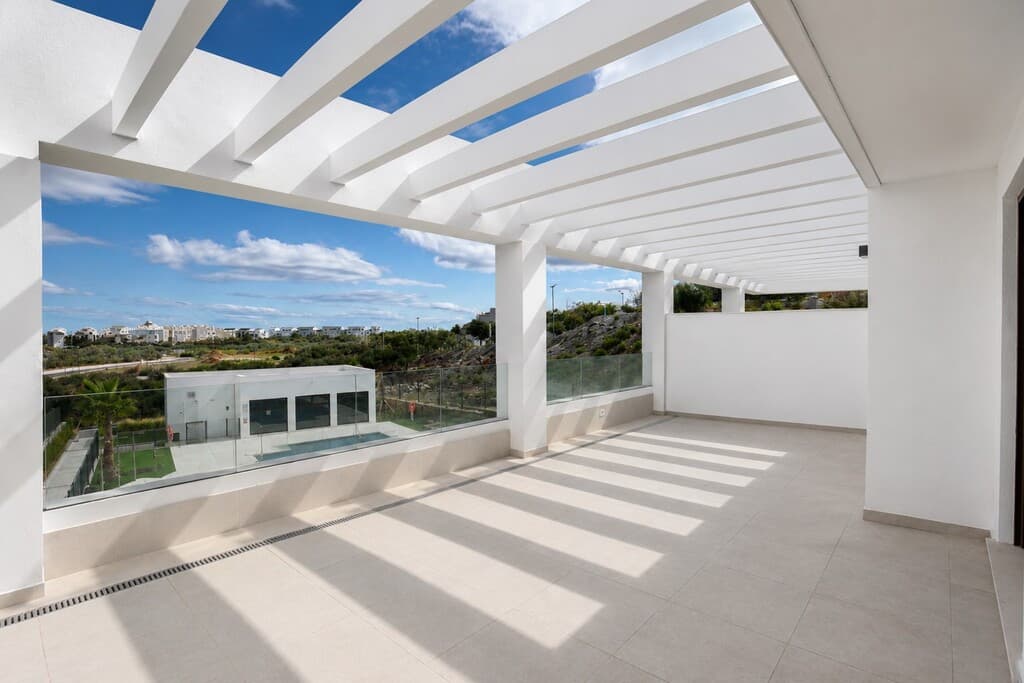 Middle Floor Apartment in Estepona — photo 6 of 10