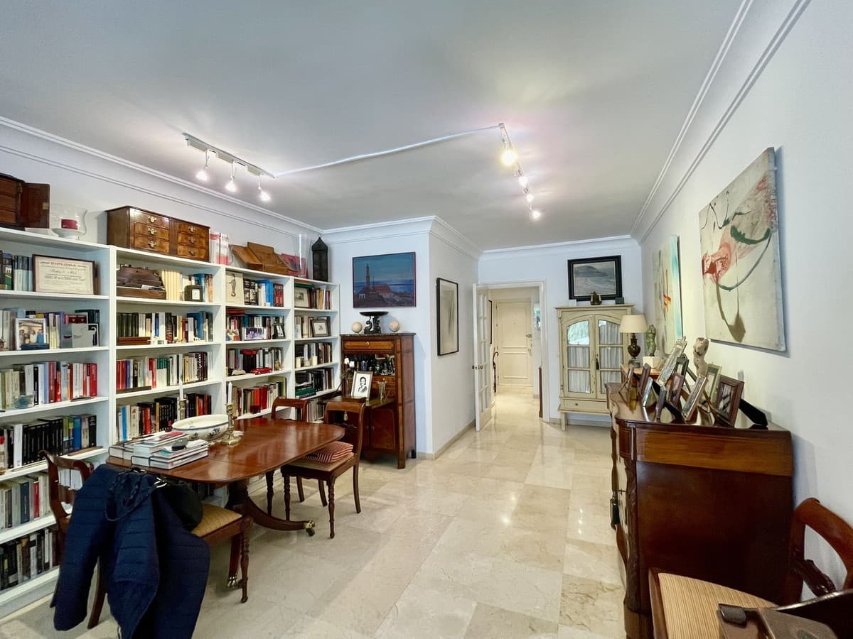 Middle Floor Apartment in Guadalmina Alta — photo 4 of 9