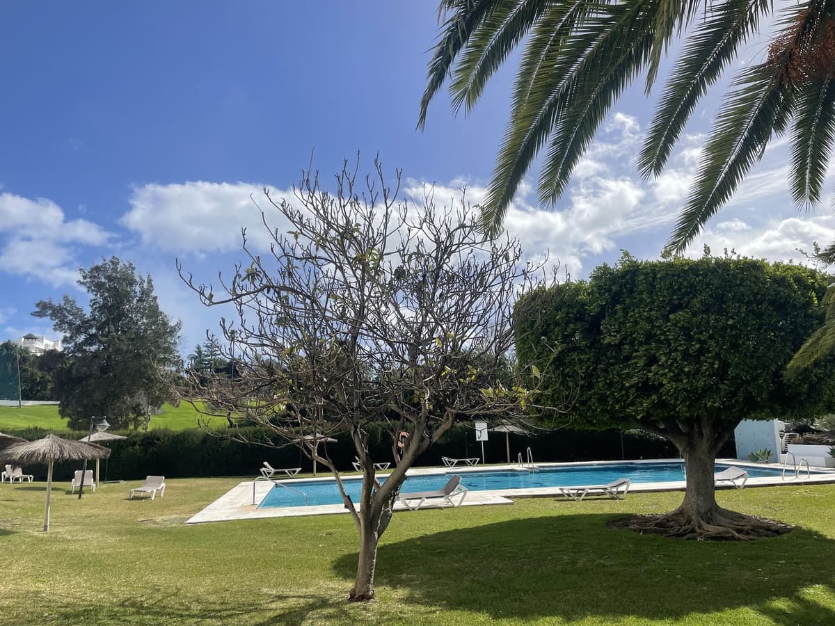 Middle Floor Apartment in Guadalmina Alta — photo 8 of 9