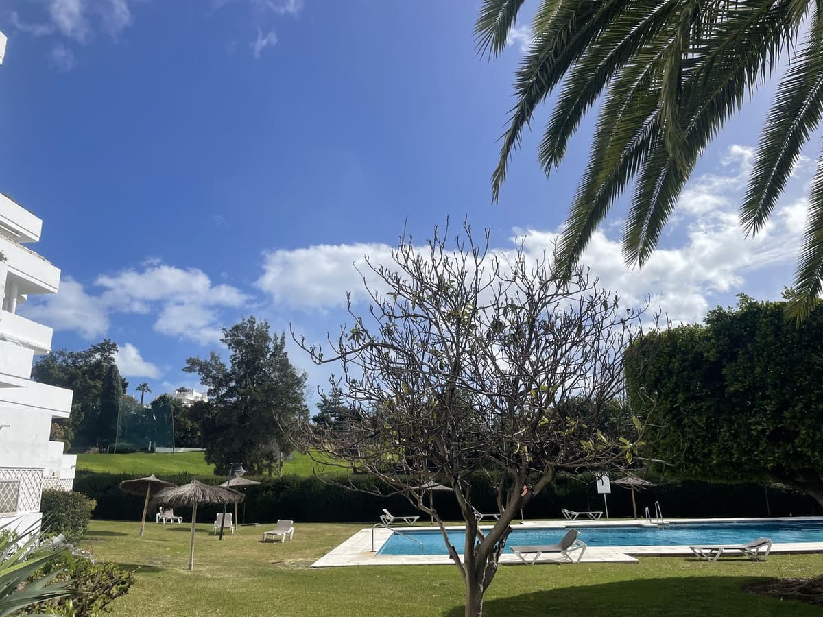 Middle Floor Apartment in Guadalmina Alta — photo 9 of 9