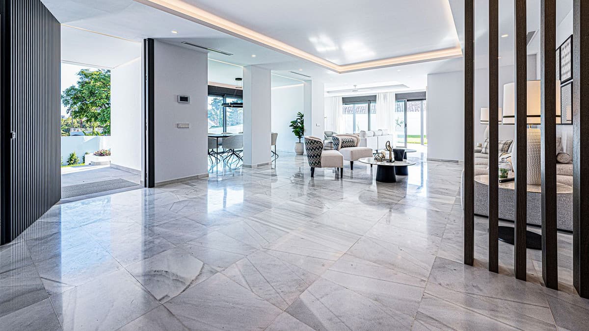 Detached Villa in Marbella — photo 3 of 10