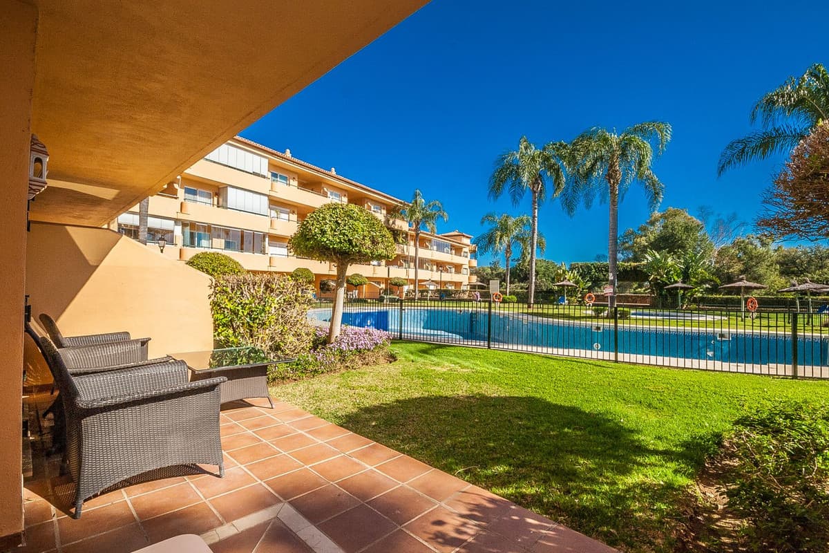 Ground Floor Apartment in Elviria — photo 2 of 10
