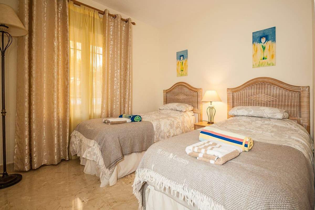 Ground Floor Apartment in Elviria — photo 8 of 10