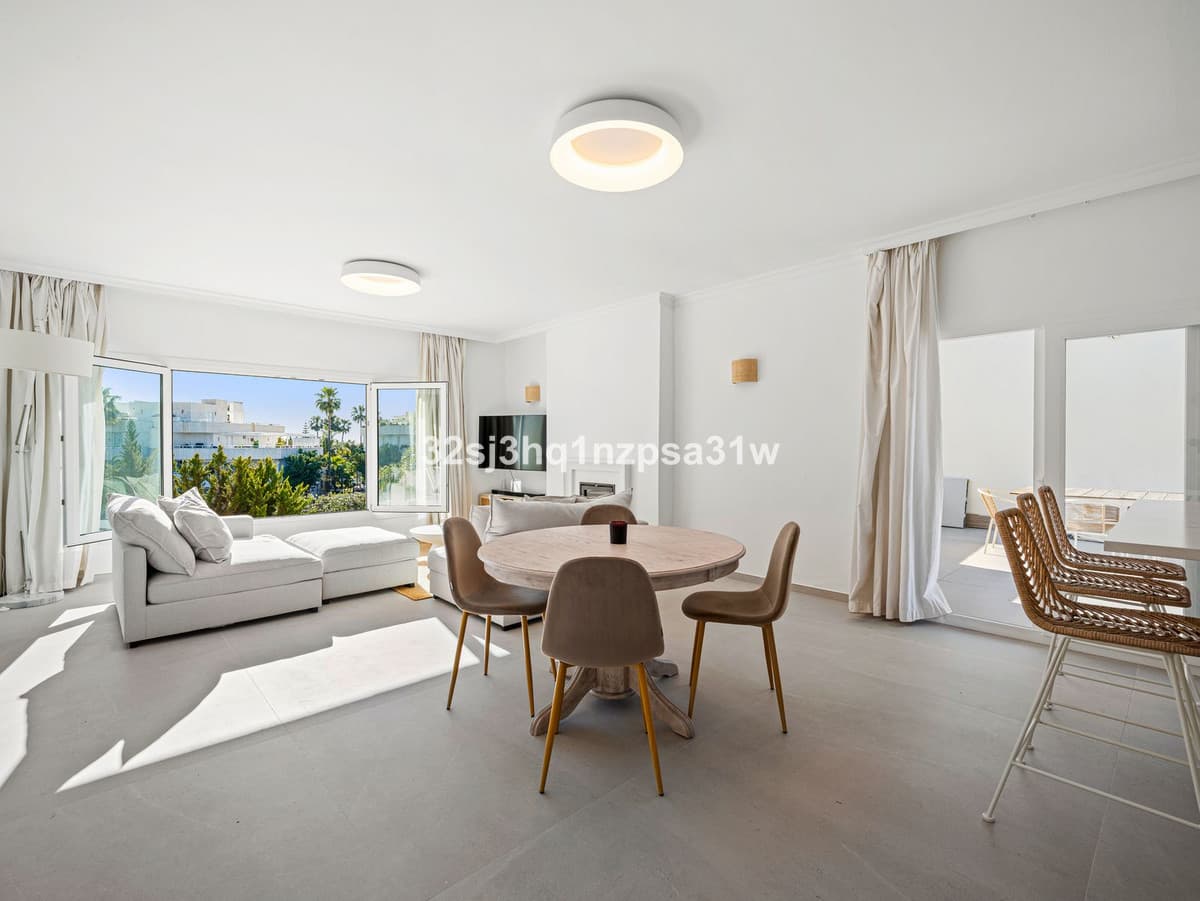 Penthouse in Nueva Andalucía — photo 3 of 10