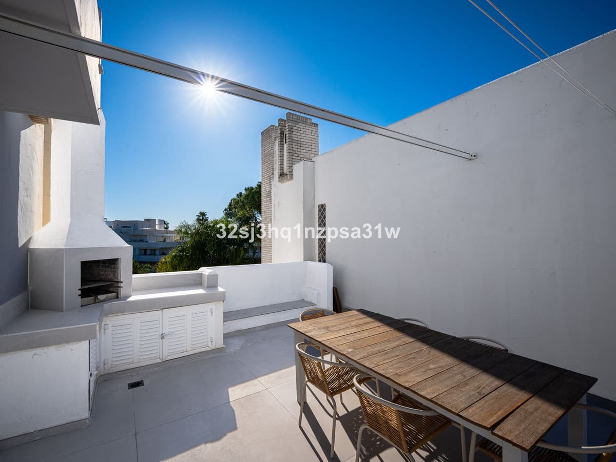 Penthouse in Nueva Andalucía — photo 8 of 10