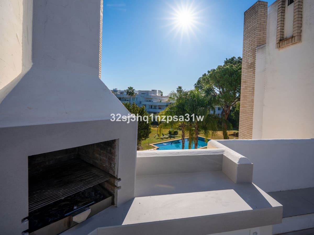 Penthouse in Nueva Andalucía — photo 9 of 10