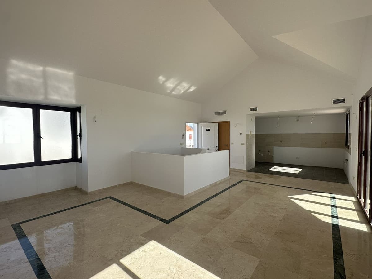 Townhouse in Doña Julia — photo 9 of 10