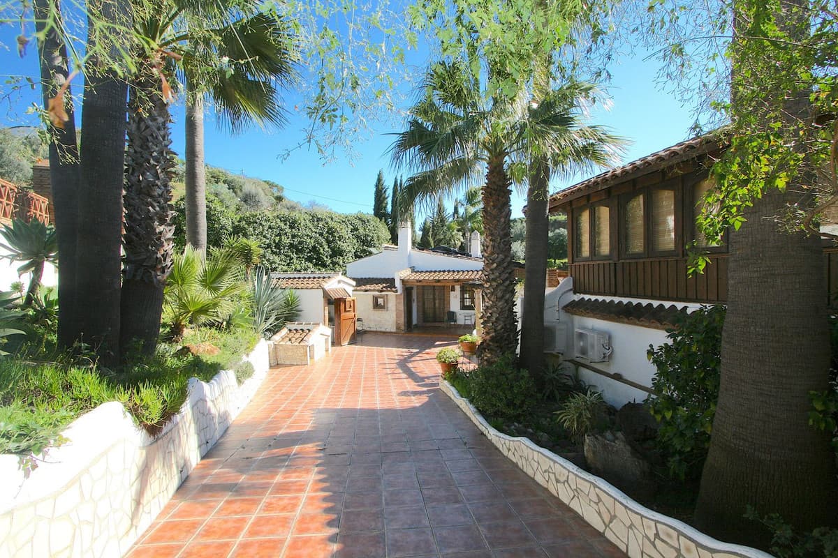 Cortijo in Mijas — photo 1 of 10