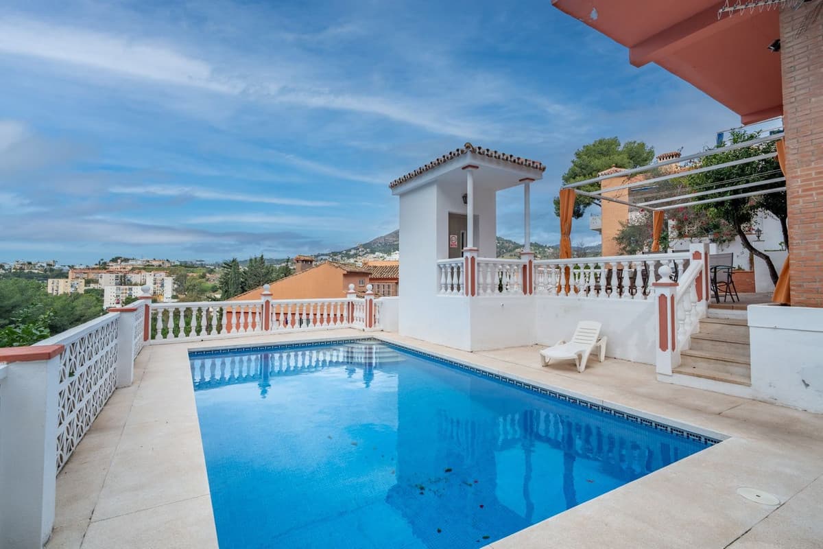 Detached Villa in El Candado — photo 1 of 10