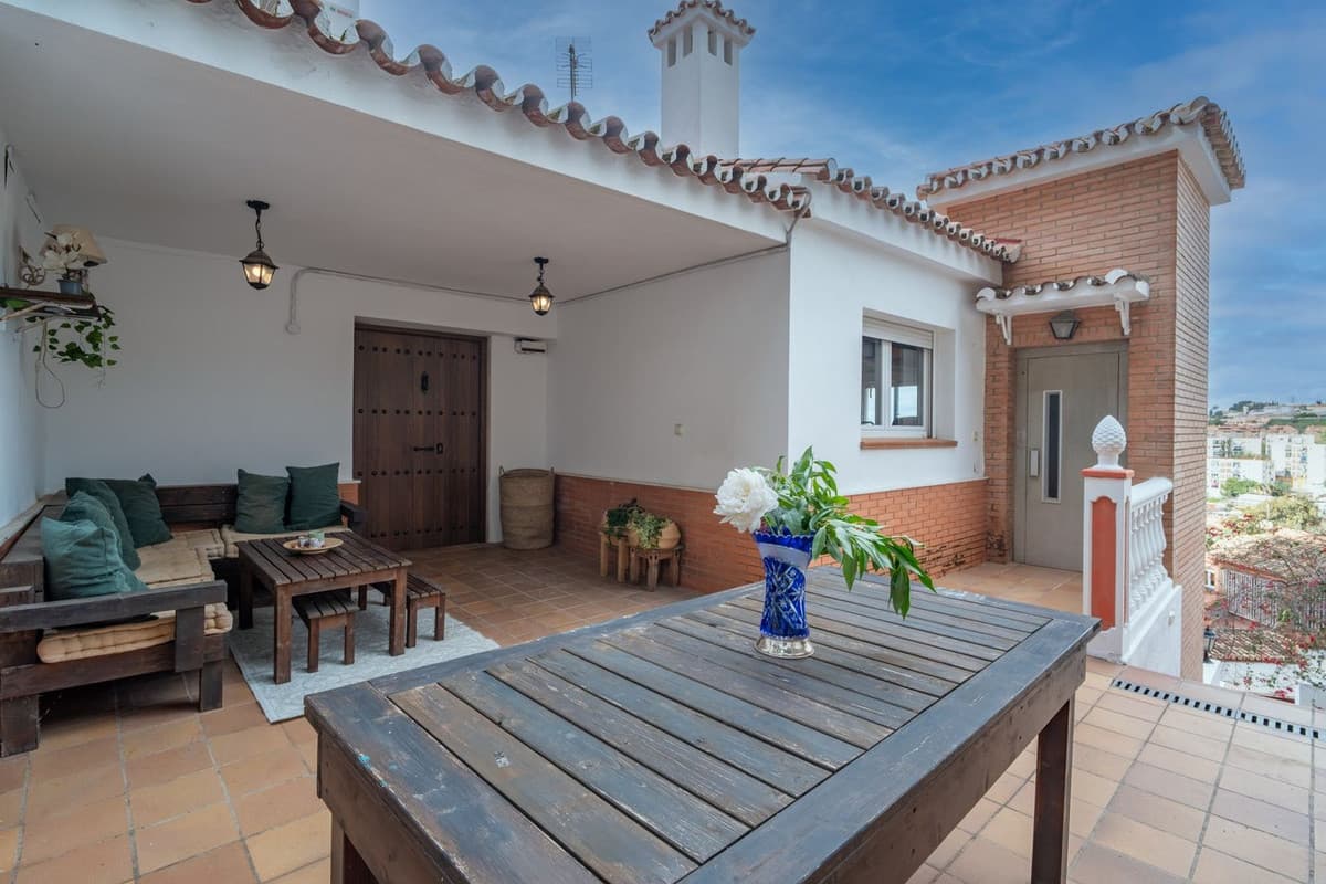 Detached Villa in El Candado — photo 2 of 10