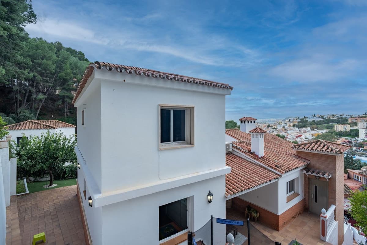 Detached Villa in El Candado — photo 3 of 10