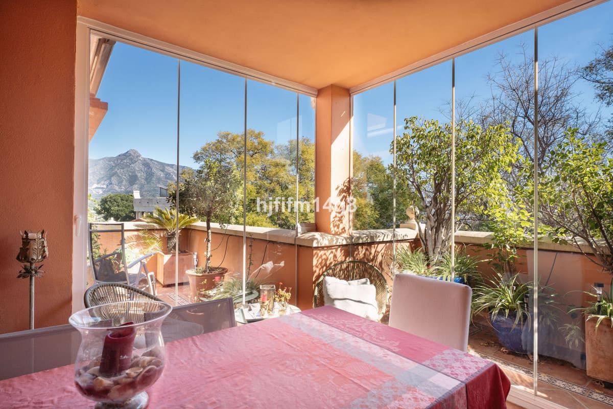 Penthouse in Nueva Andalucía — photo 3 of 10