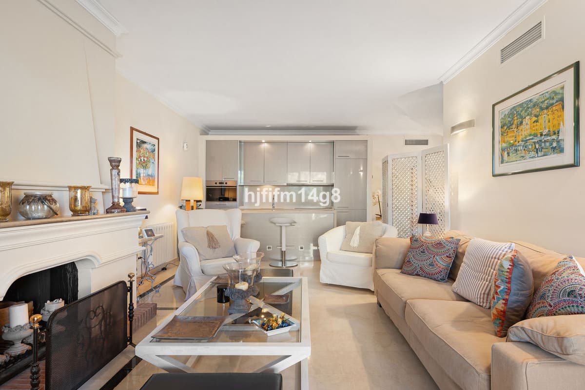 Penthouse in Nueva Andalucía — photo 4 of 10