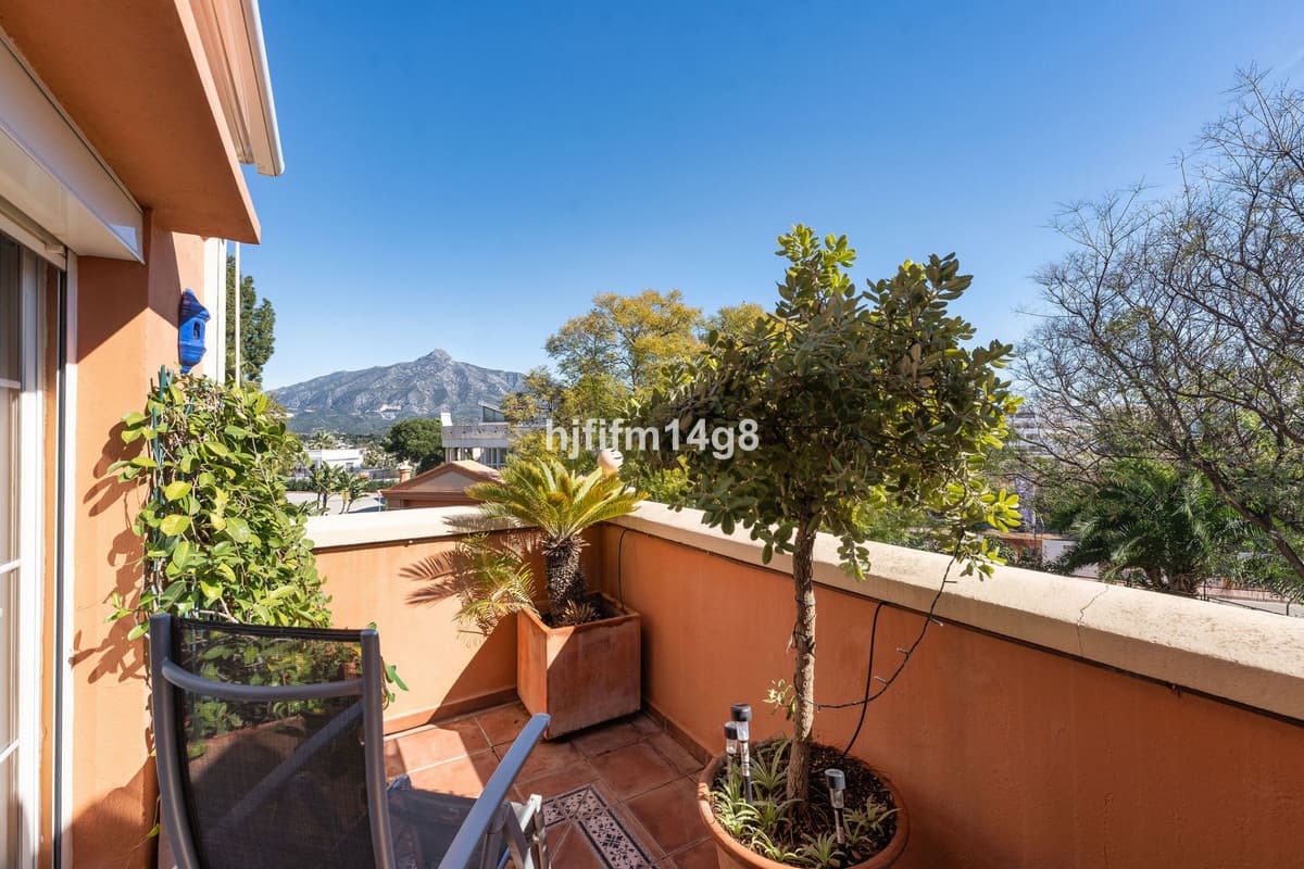 Penthouse in Nueva Andalucía — photo 10 of 10