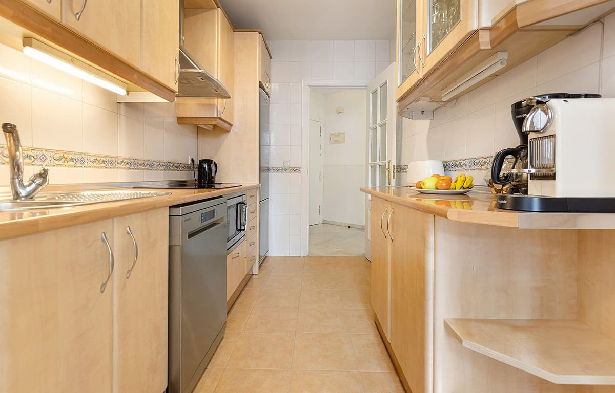 Middle Floor Apartment in Torremolinos — photo 4 of 10