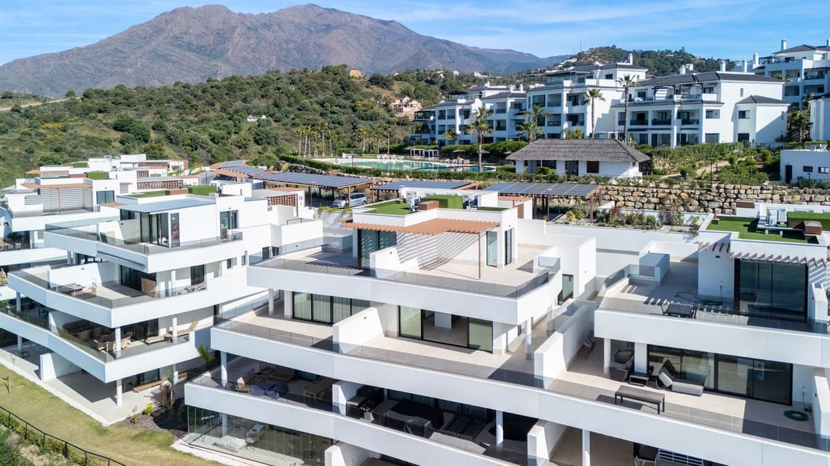 Penthouse Duplex in Estepona — photo 1 of 10