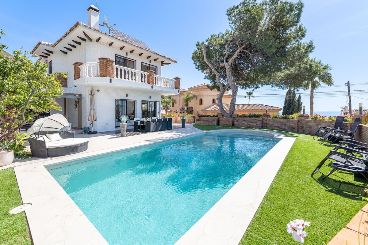 Detached Villa in Benalmadena — photo 2 of 10