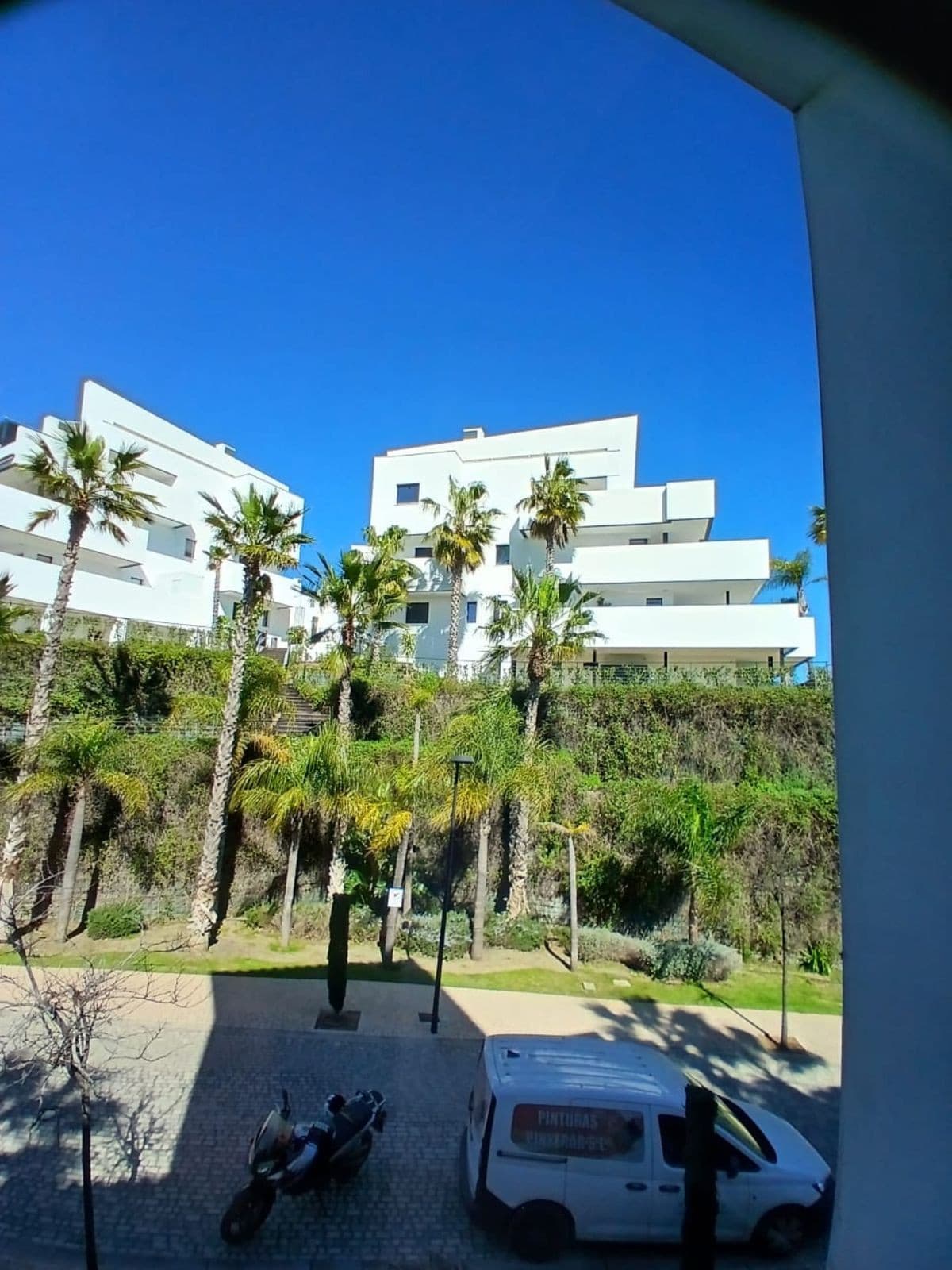 Middle Floor Apartment in Estepona — photo 1 of 10