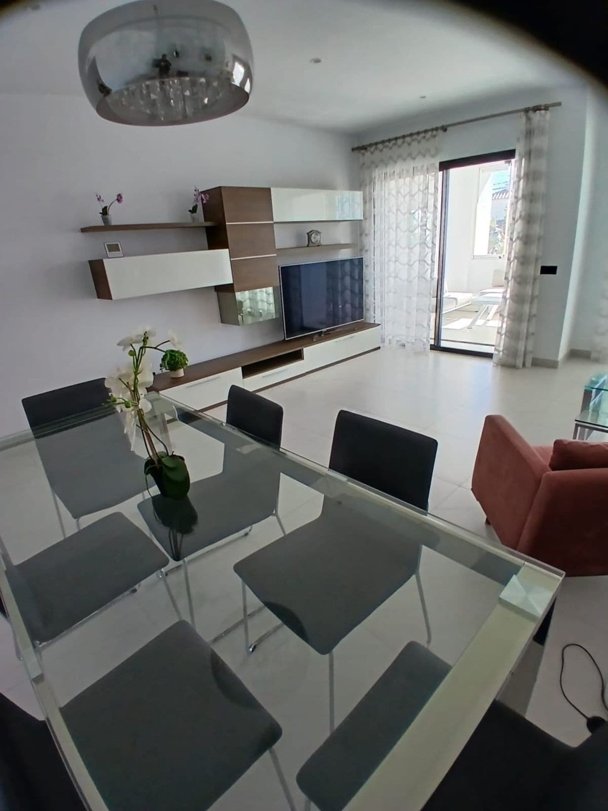 Middle Floor Apartment in Estepona — photo 5 of 10