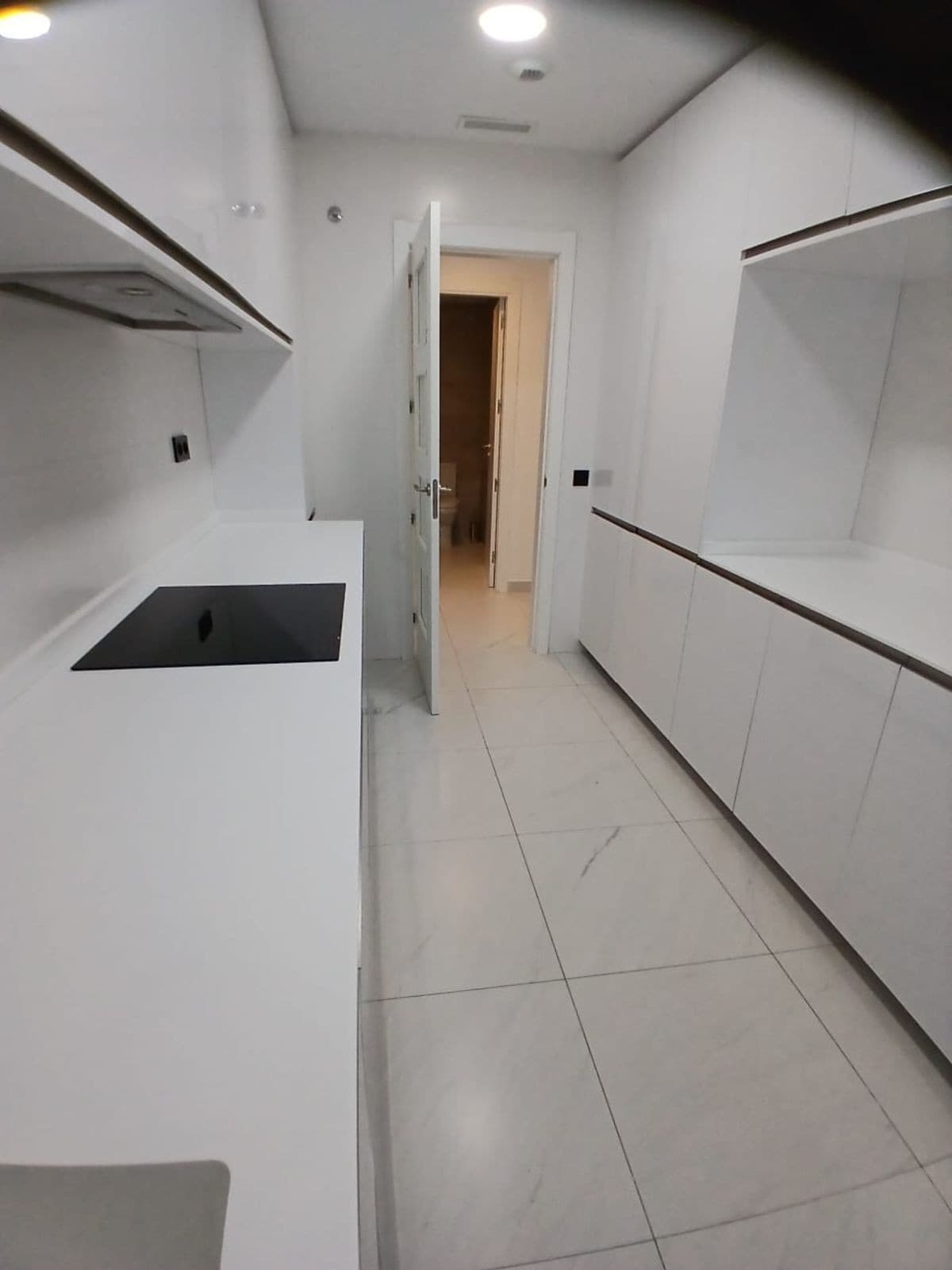Middle Floor Apartment in Estepona — photo 7 of 10