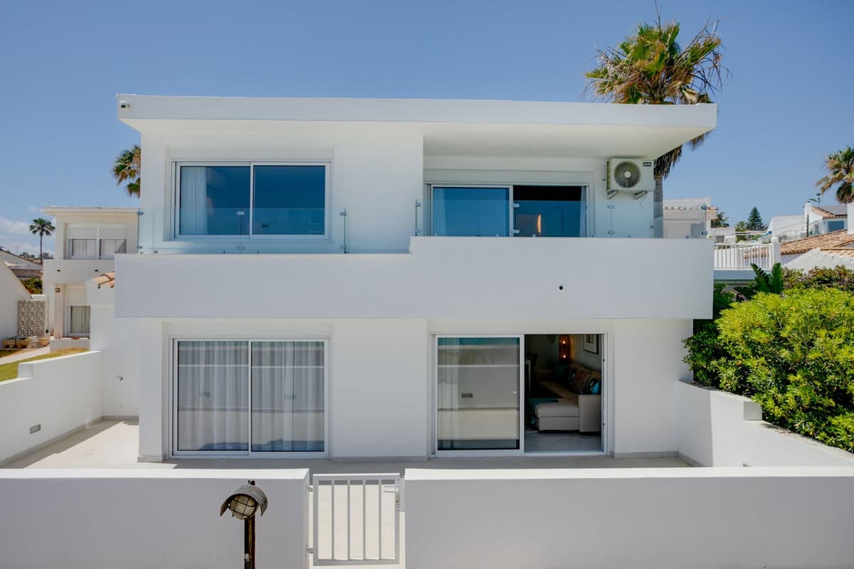 Detached Villa in Estepona — photo 2 of 10