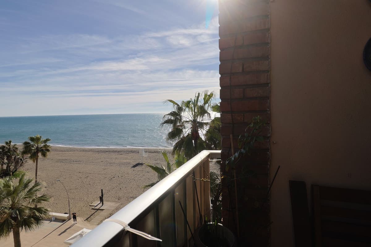 Middle Floor Apartment in Estepona — photo 4 of 10