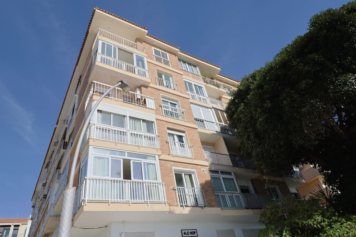 Middle Floor Apartment in Estepona — photo 5 of 10