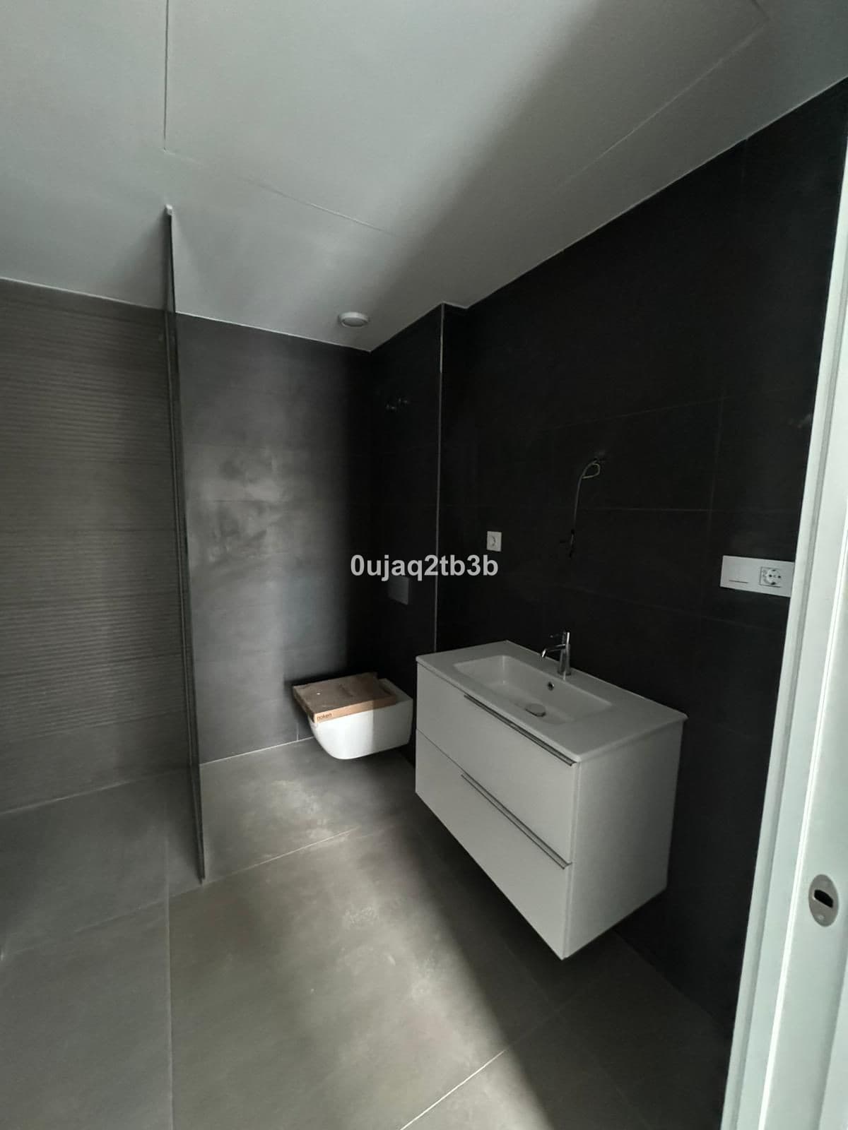 Middle Floor Apartment in Estepona — photo 3 of 4