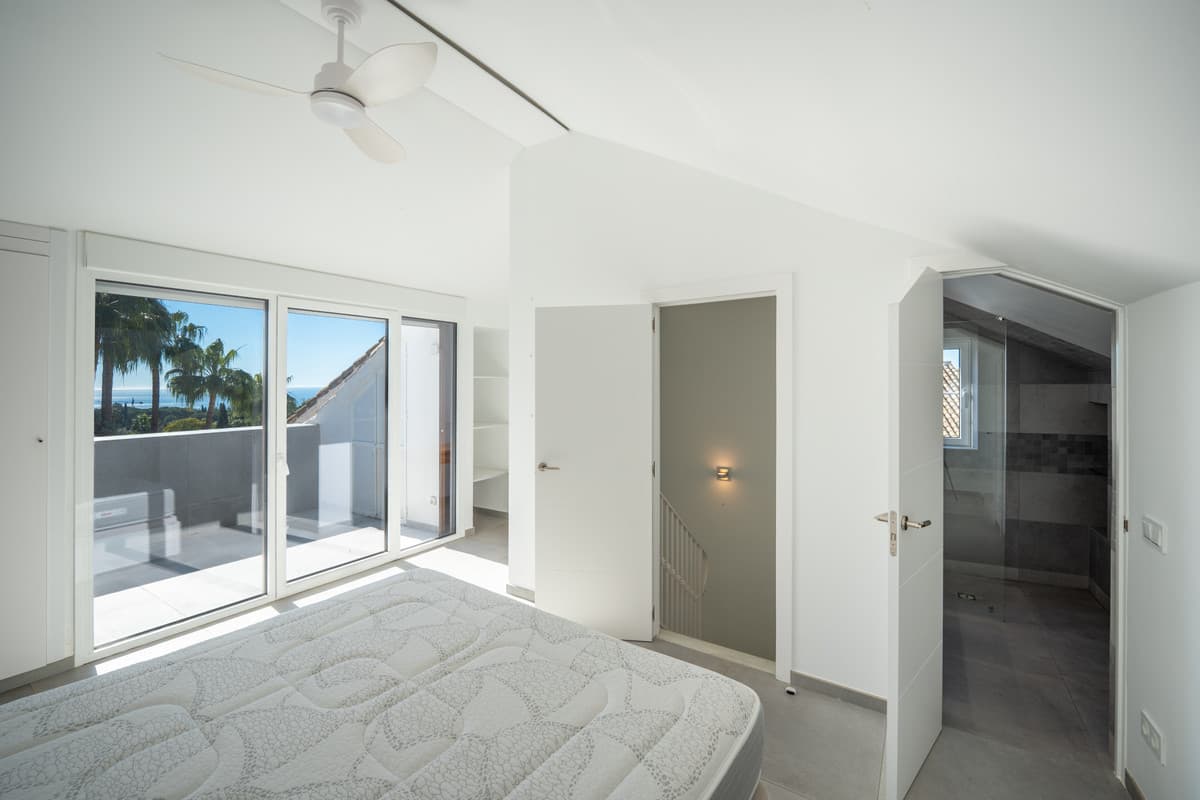 Detached Villa in The Golden Mile — photo 4 of 10