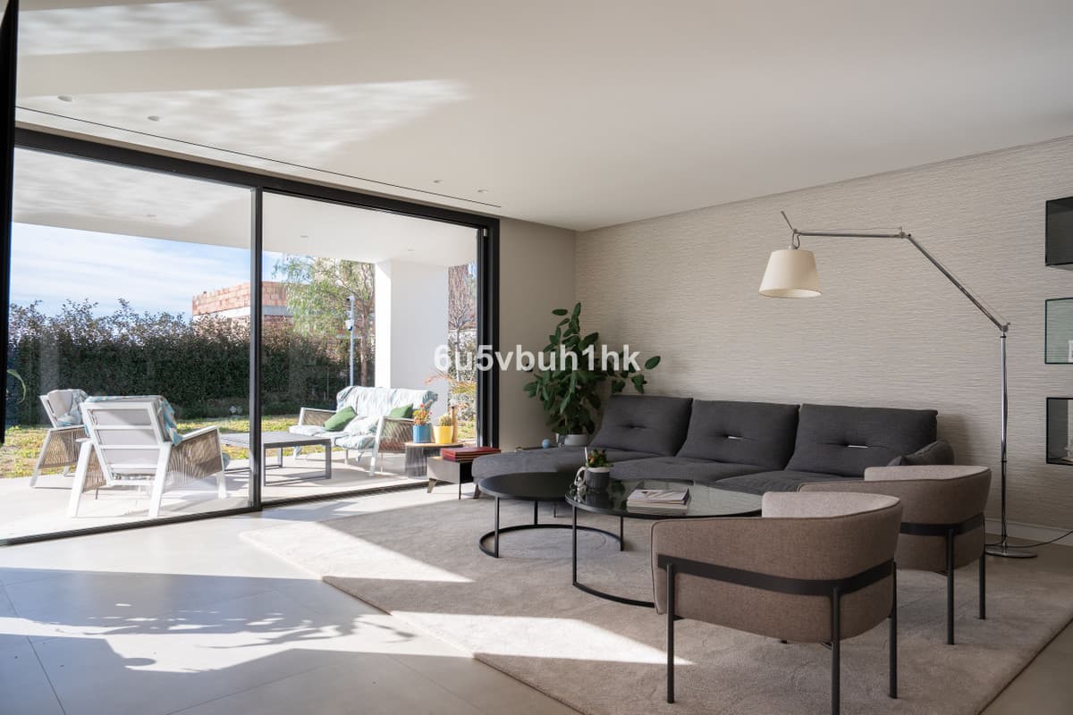 Townhouse in Málaga — photo 8 of 10