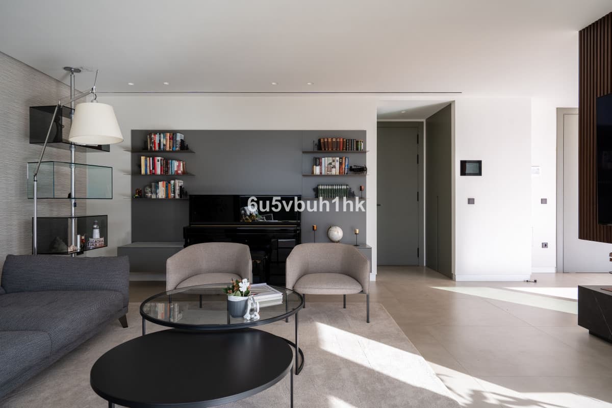 Townhouse in Málaga — photo 9 of 10