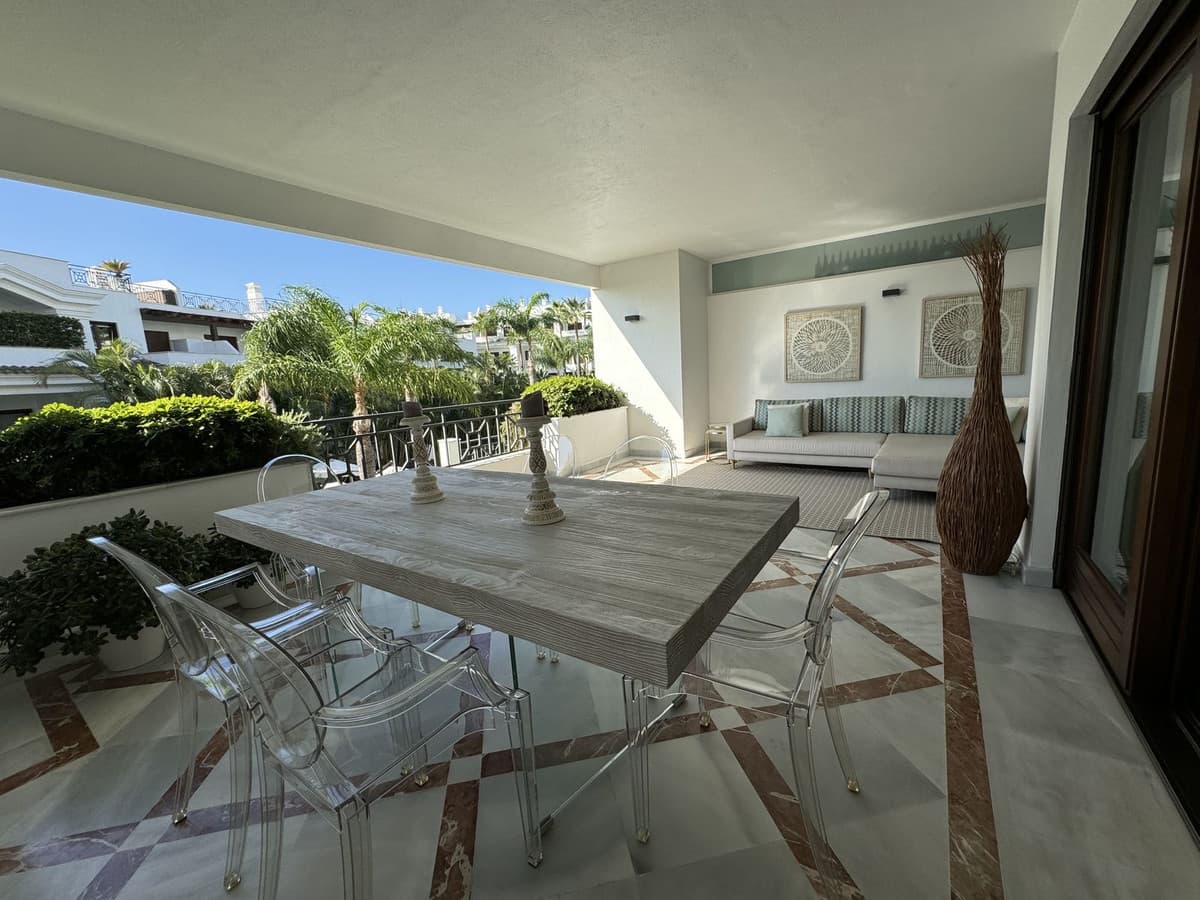 Ground Floor Apartment in Estepona — photo 3 of 10