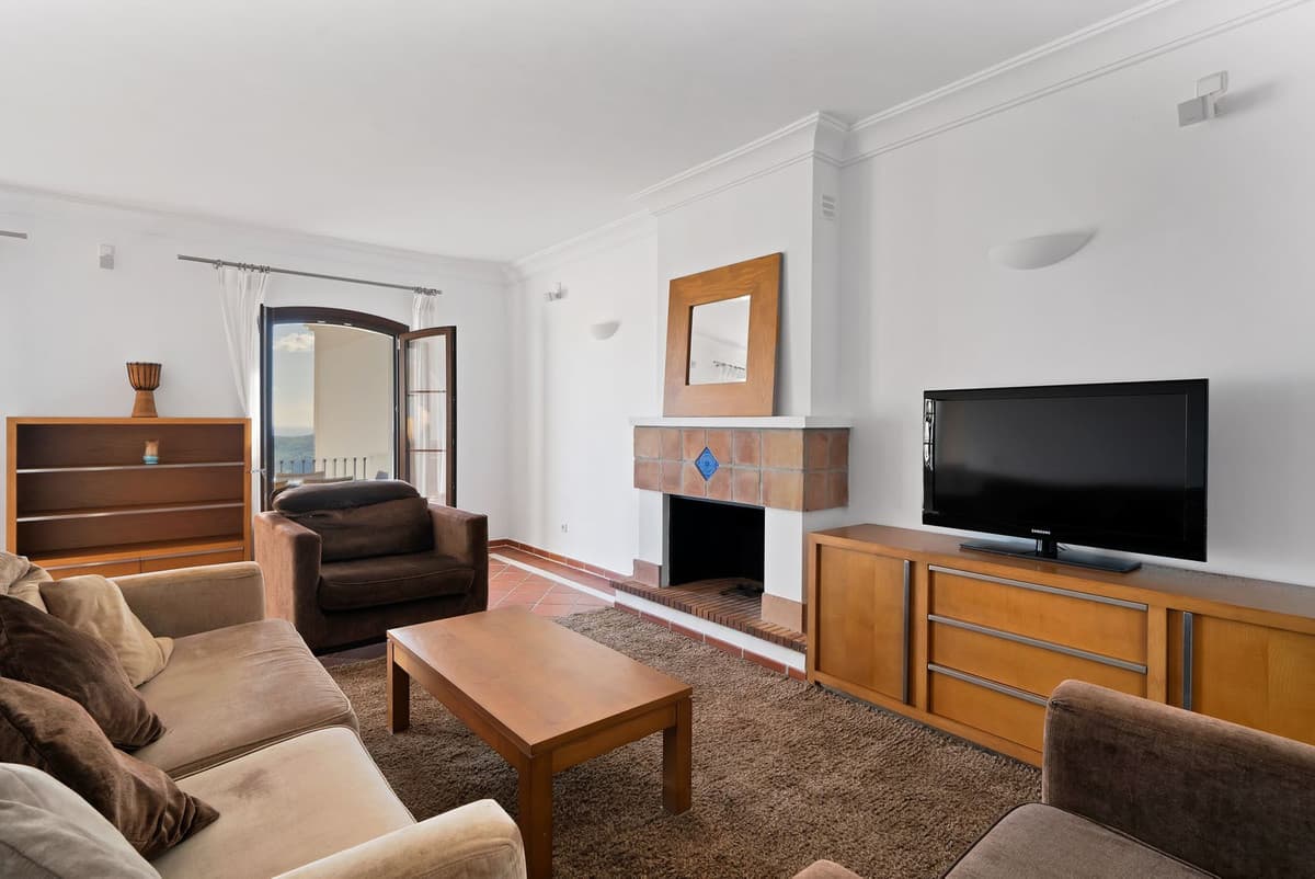 Townhouse in Benahavís — photo 4 of 10