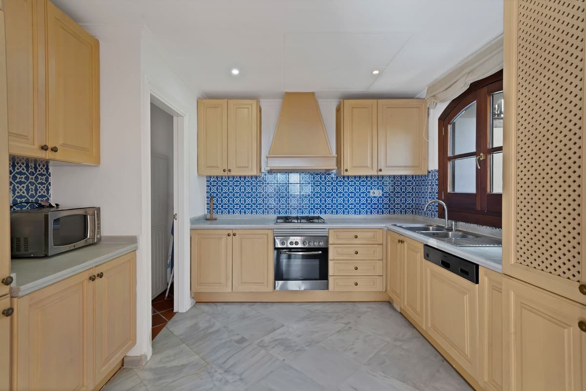 Townhouse in Benahavís — photo 5 of 10
