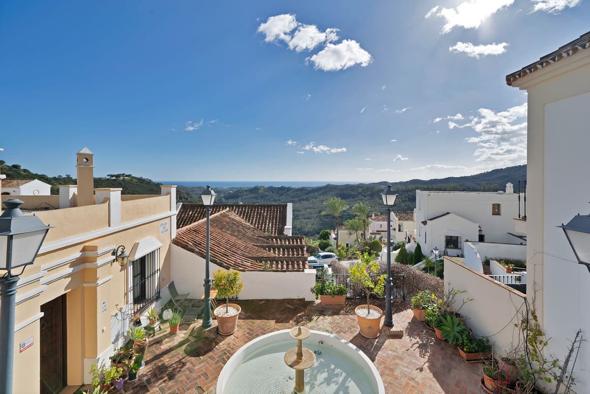 Townhouse in Benahavís — photo 9 of 10