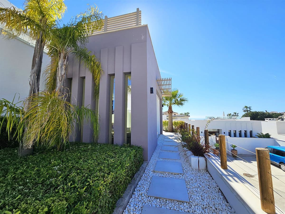 Detached Villa in Riviera del Sol — photo 2 of 10