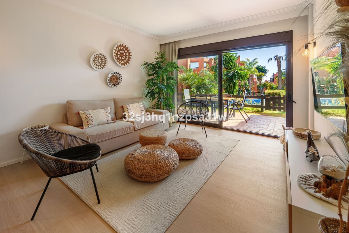 Ground Floor Apartment in Estepona — photo 1 of 10