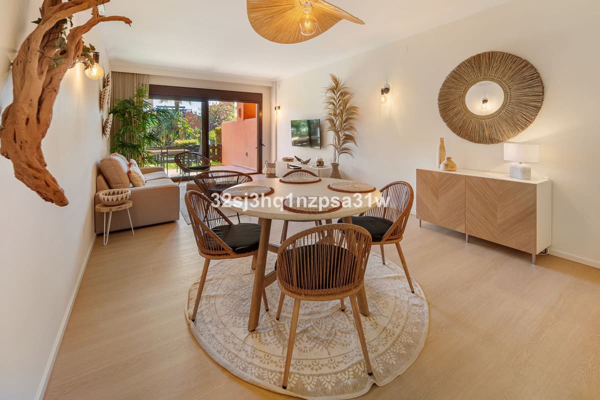 Ground Floor Apartment in Estepona — photo 3 of 10