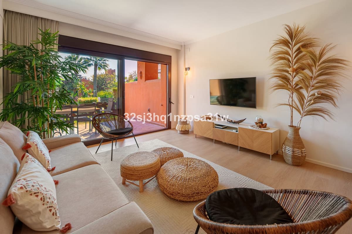 Ground Floor Apartment in Estepona — photo 5 of 10