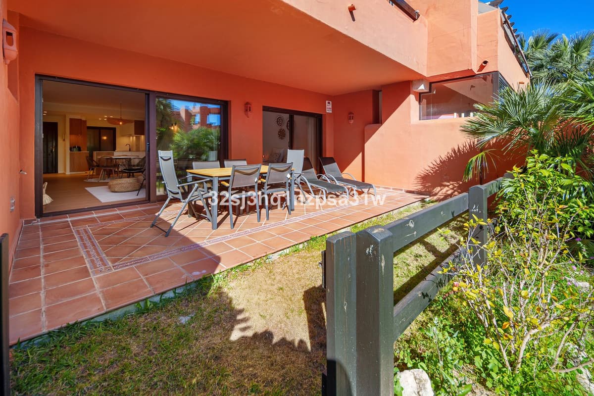 Ground Floor Apartment in Estepona — photo 7 of 10