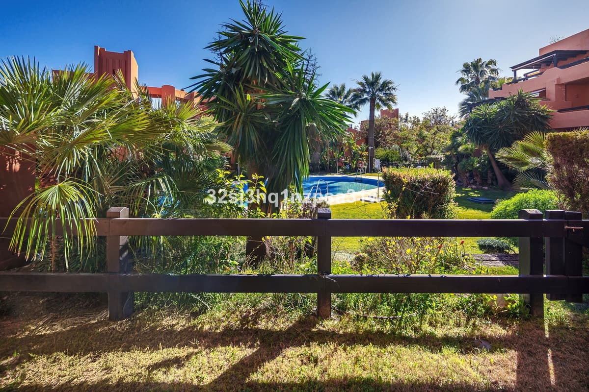 Ground Floor Apartment in Estepona — photo 8 of 10