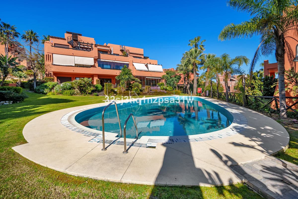 Ground Floor Apartment in Estepona — photo 9 of 10
