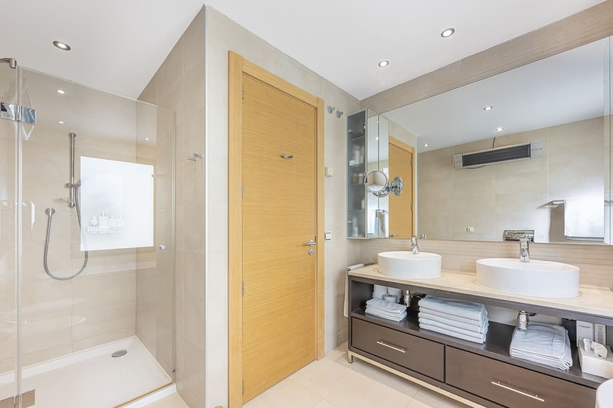 Middle Floor Apartment in Altos de los Monteros — photo 9 of 10