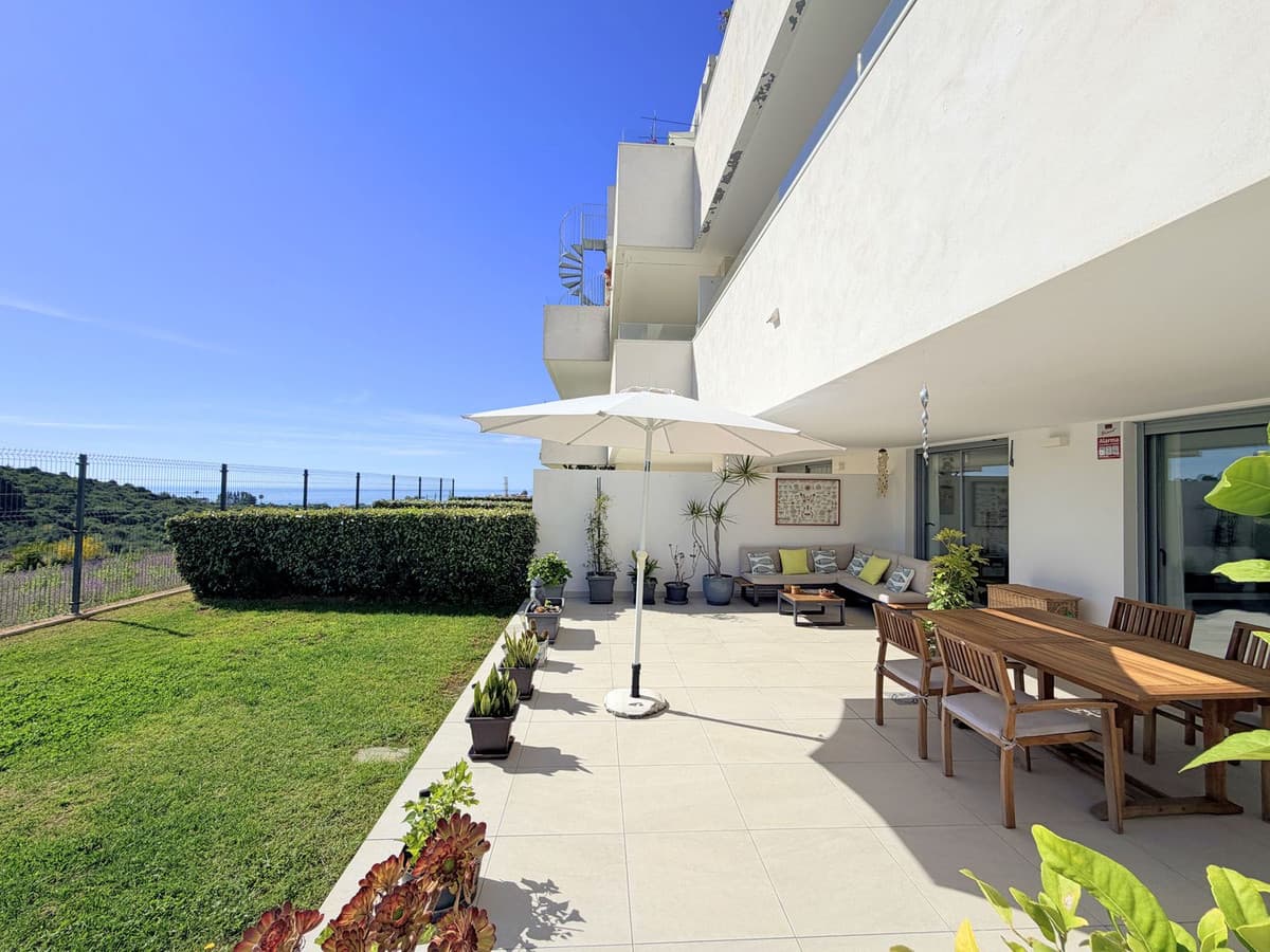 Ground Floor Apartment in Estepona — photo 2 of 10